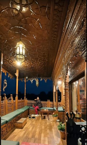 Royal Hareem group of houseboats